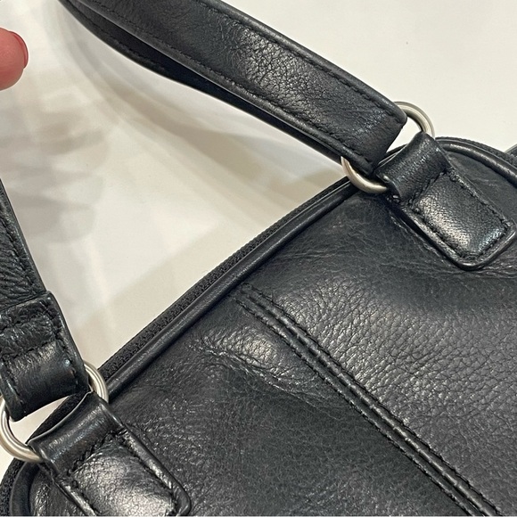 Fossil Black Leather Crossbody Bag purse. Multi pockets. Used - Picture 6 of 10